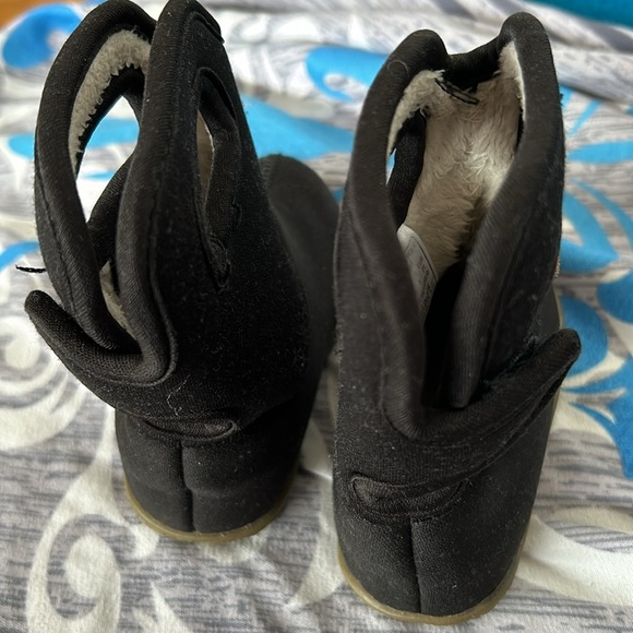 BABY BLACK BOGS II SOLID Baby and Toddlers,like new - Picture 3 of 6